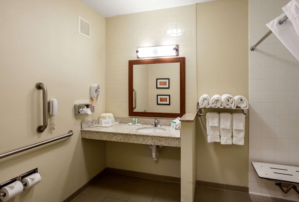 Suite, Multiple Beds, Accessible, Non Smoking - Photo 3