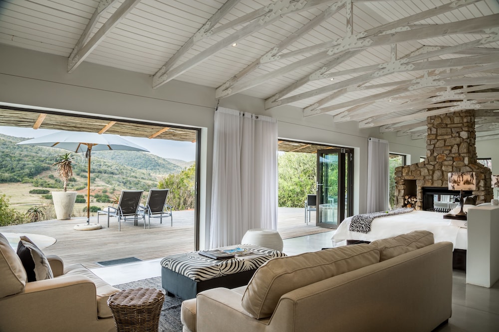 Zebra Private Suite with Swimming Pool photo 1