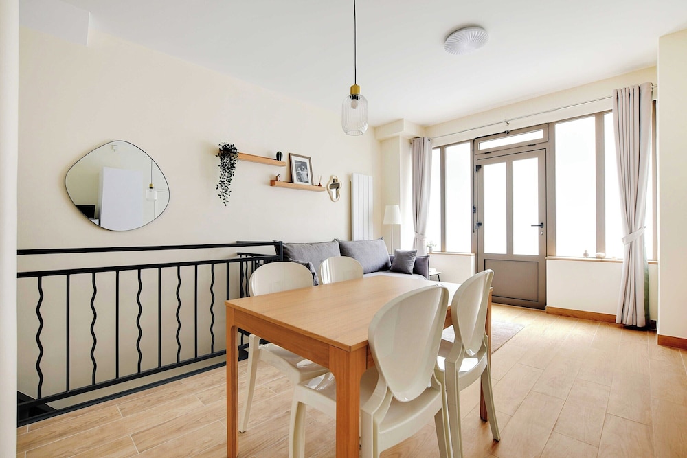 Apartment photo 2