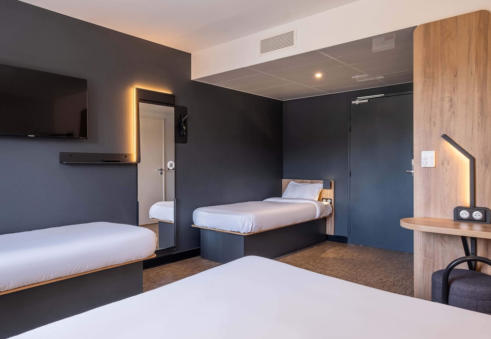 Quadruple Room - Photo 1