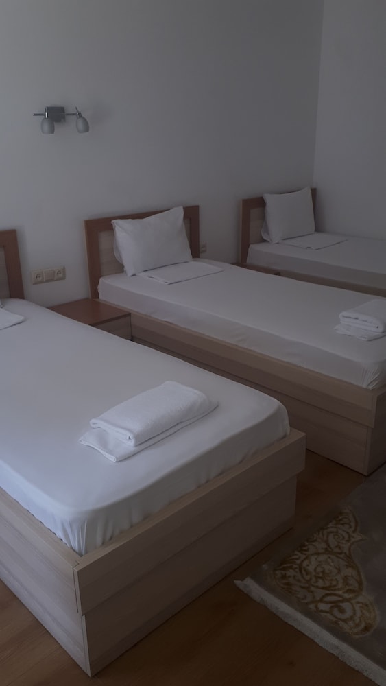 Standard Triple Room, 3 Twin Beds, Balcony, Sea View