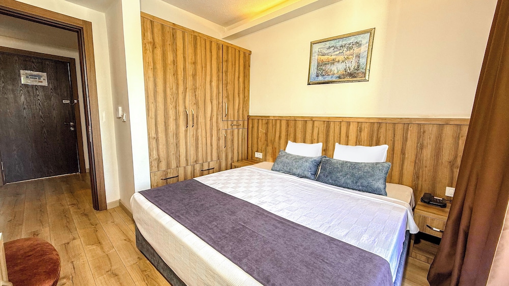 Superior Suite - Photo 4