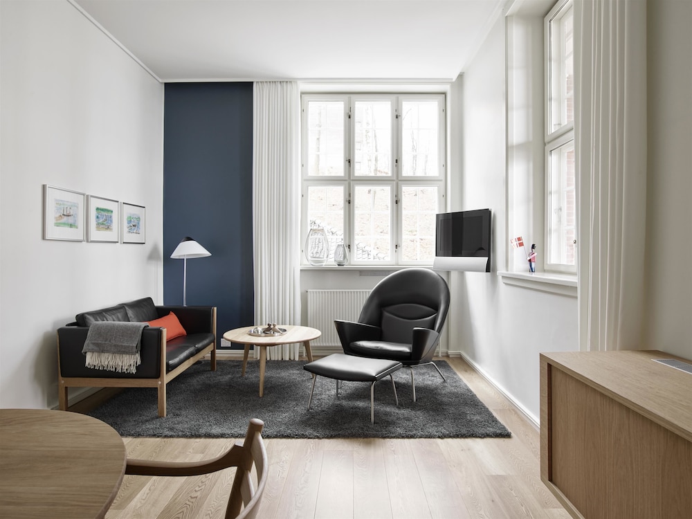 Design Suite, Balcony, Fjord View, Main Building - Photo 5