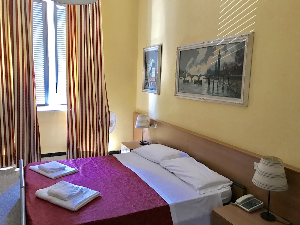 Single Room, Shared Bathroom
