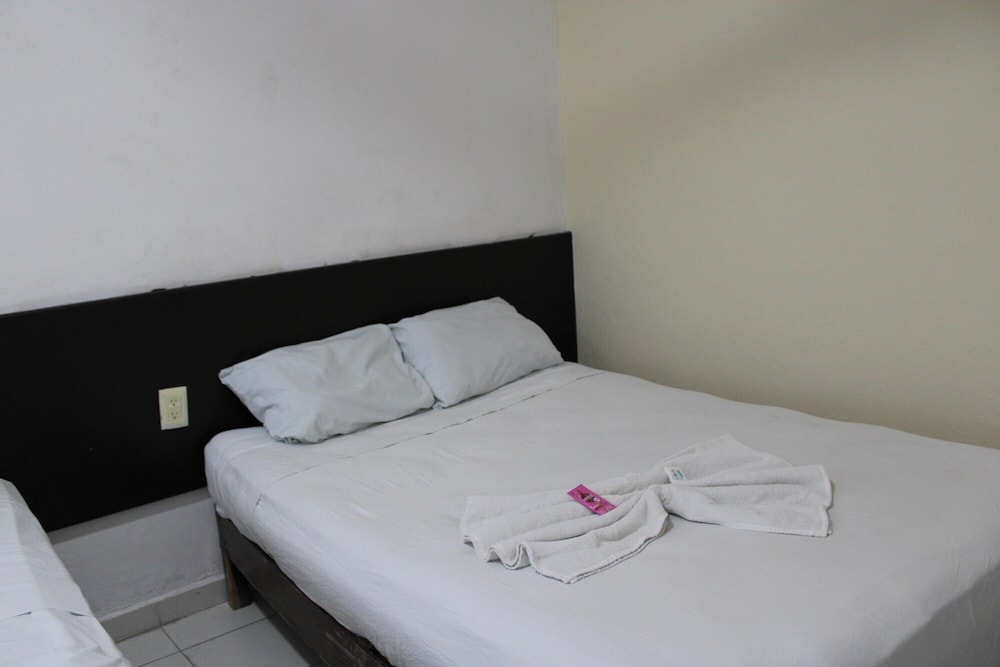 Standard Room, 2 Double Beds photo 2