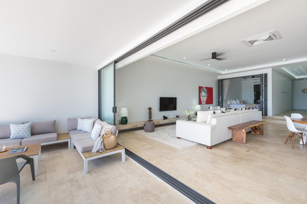 3 Bedroom Sea View Pool & Cinema - Photo 17