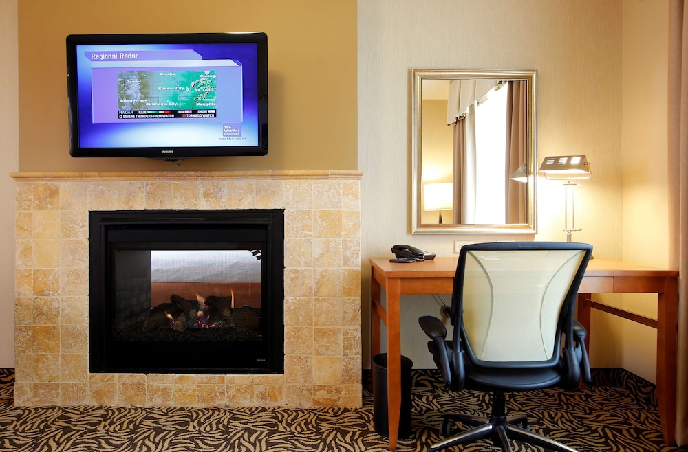 King, Suite, 1 Bedroom, Non Smoking, Fireplace photo 1