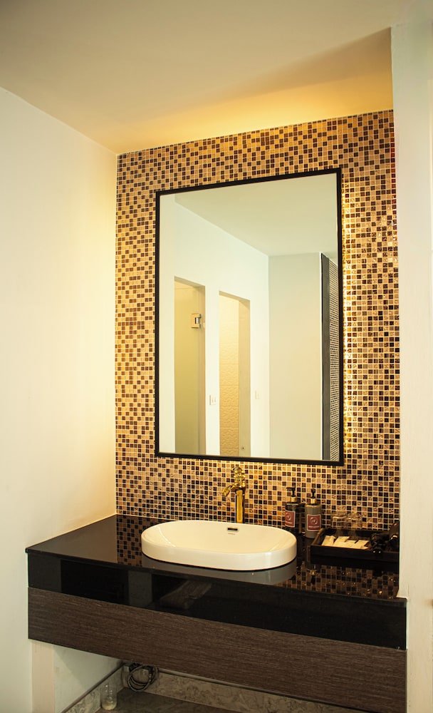 Diamond Suite - Photo 2