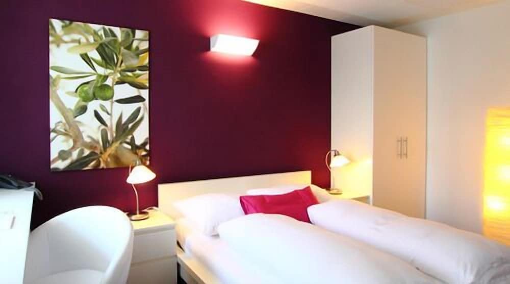 Basic Double Room, Non Smoking, Balcony photo 3