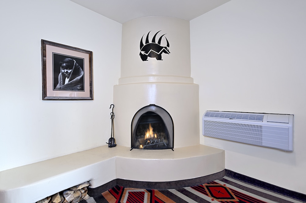 Suite, 1 King Bed (Sandia Kiva Suite) - Photo 3