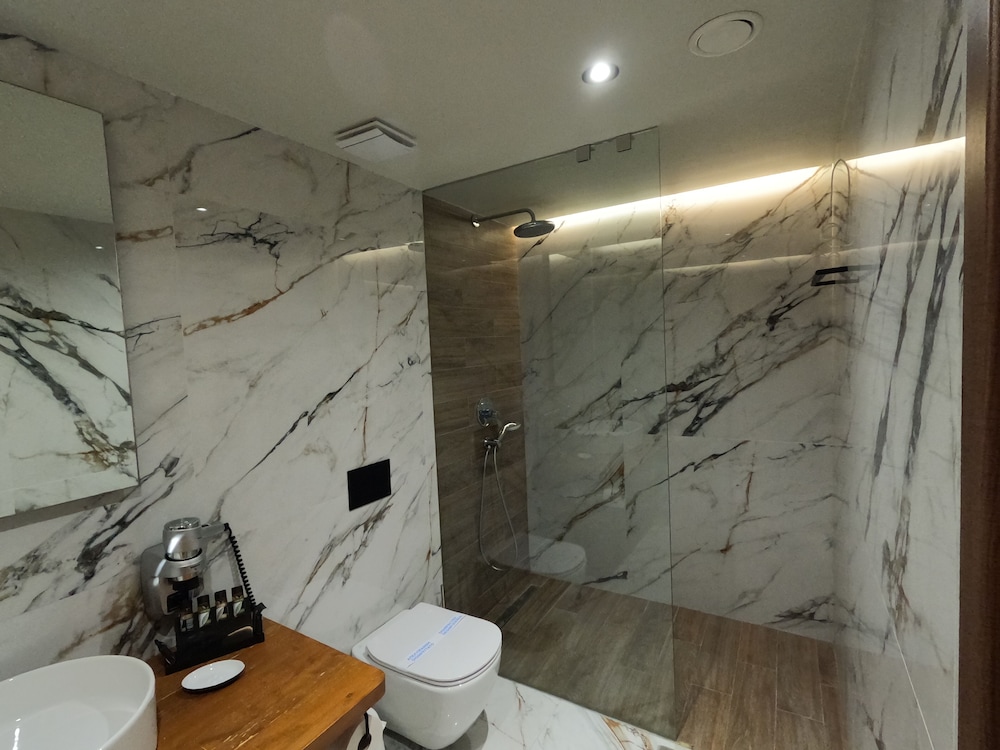 Luxury Studio Suite, Sea View (Superior) - Photo 7