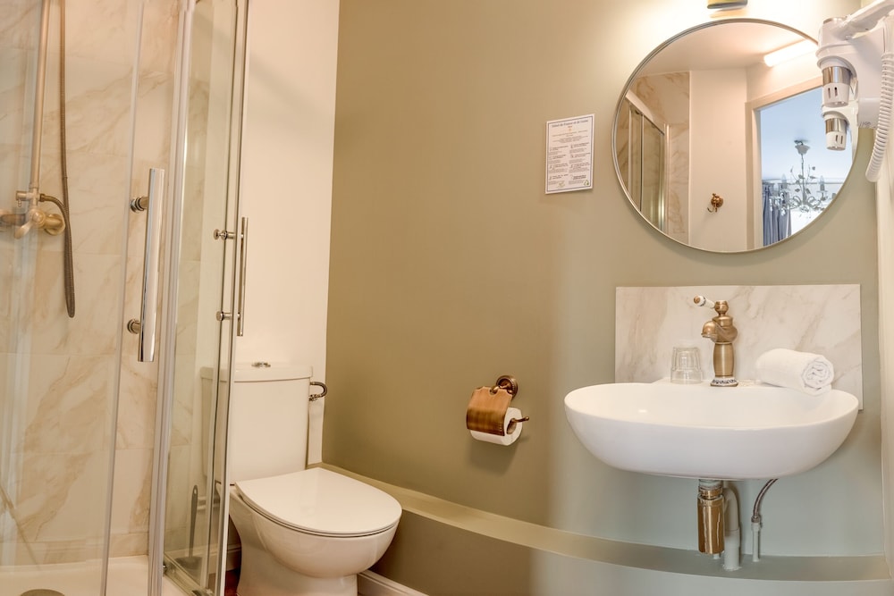 Standard Double Room - Photo 4