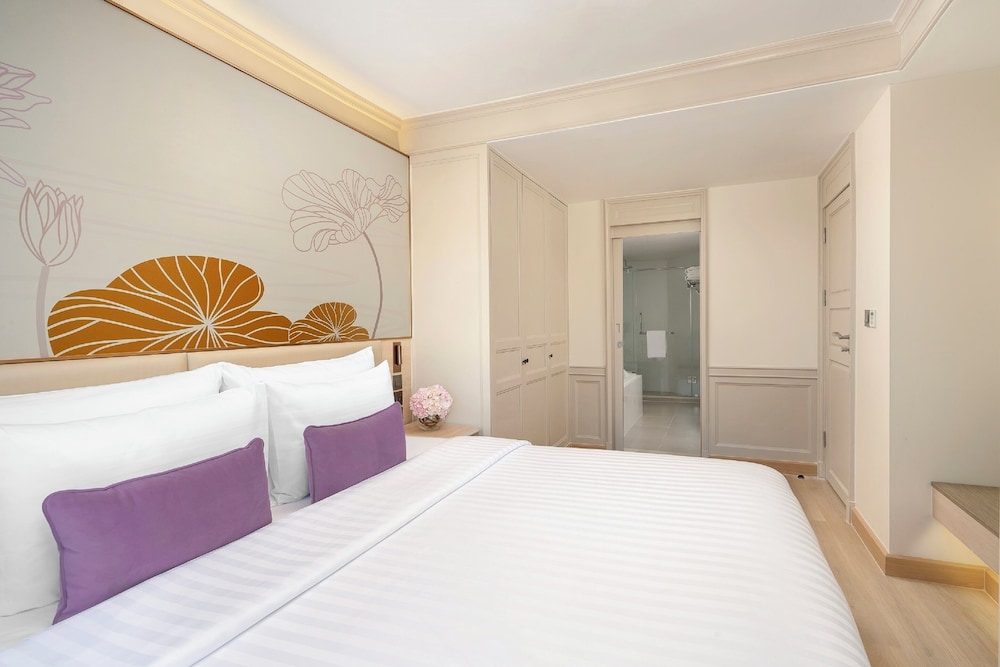 One Bedroom Balcony Residence Suite