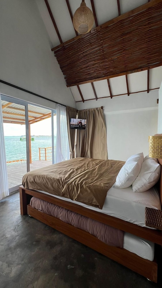 Villa, 1 King Bed, Beach View, Beachfront photo 2