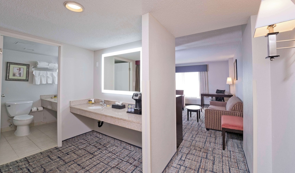 Standard Room, Multiple Beds, Non Smoking (With Sofabed) photo 3