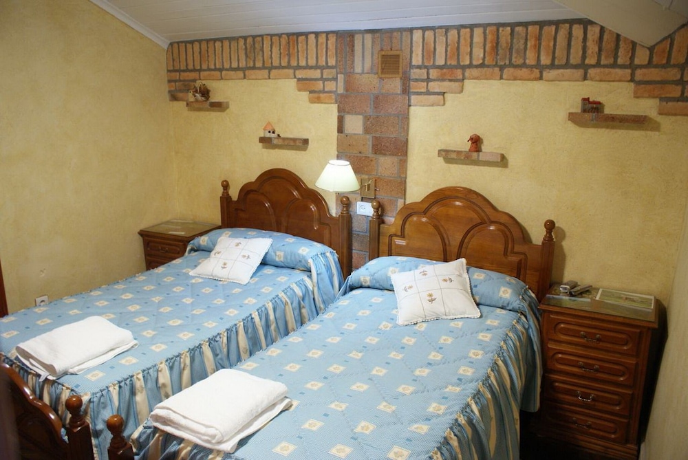 Double or Twin Room, Private Bathroom - Photo 1