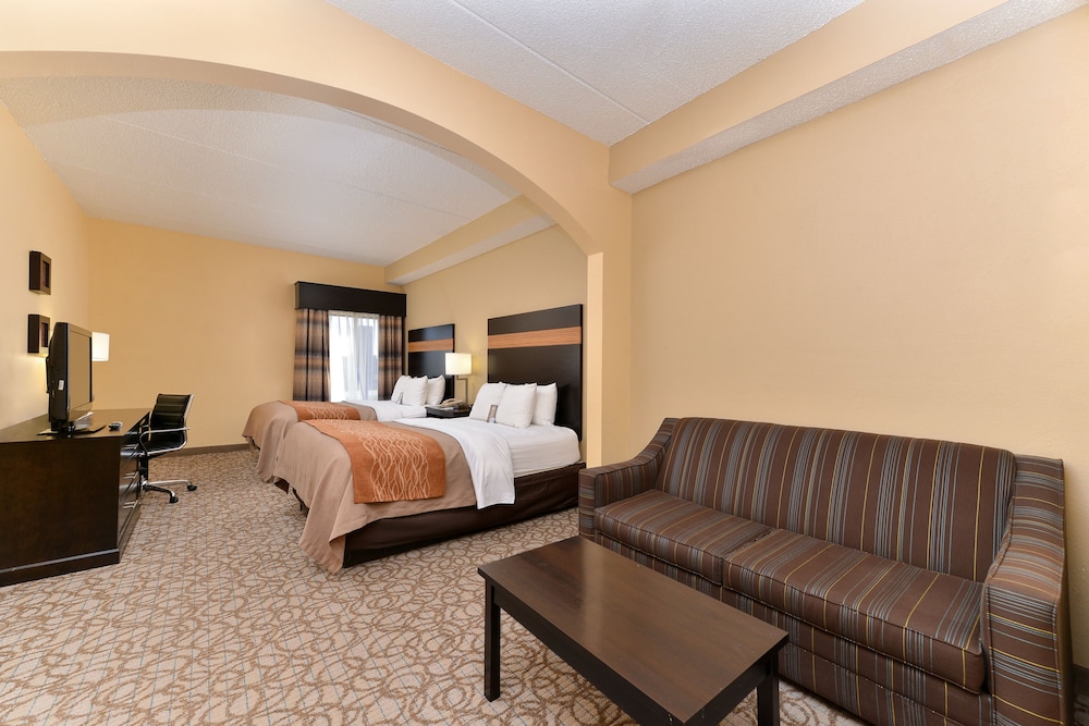 Suite, Multiple Beds, Non Smoking - Photo 3