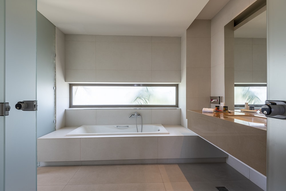 Maisonette Suite Sea Front with Sharing Pool - Photo 20