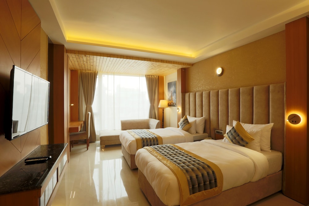 Deluxe Double or Twin Room photo 1