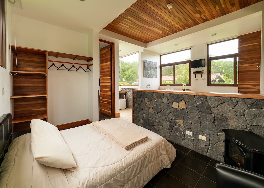 Standard Room photo 3