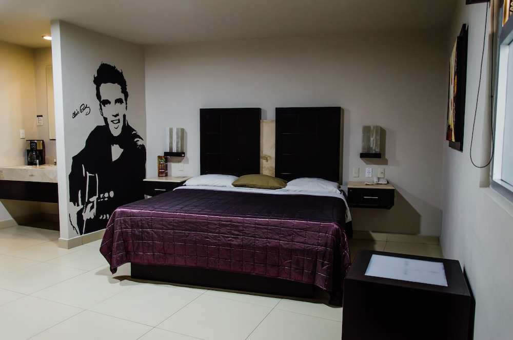 Suite (Jacuzzi) photo 3