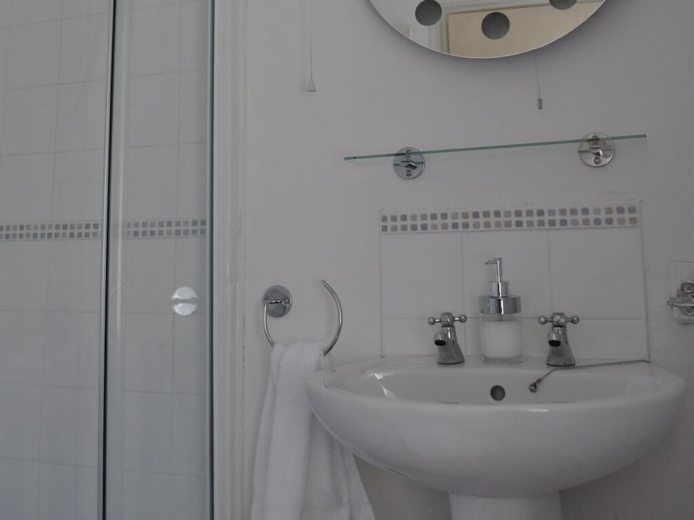 Family Triple Room, Ensuite photo 3