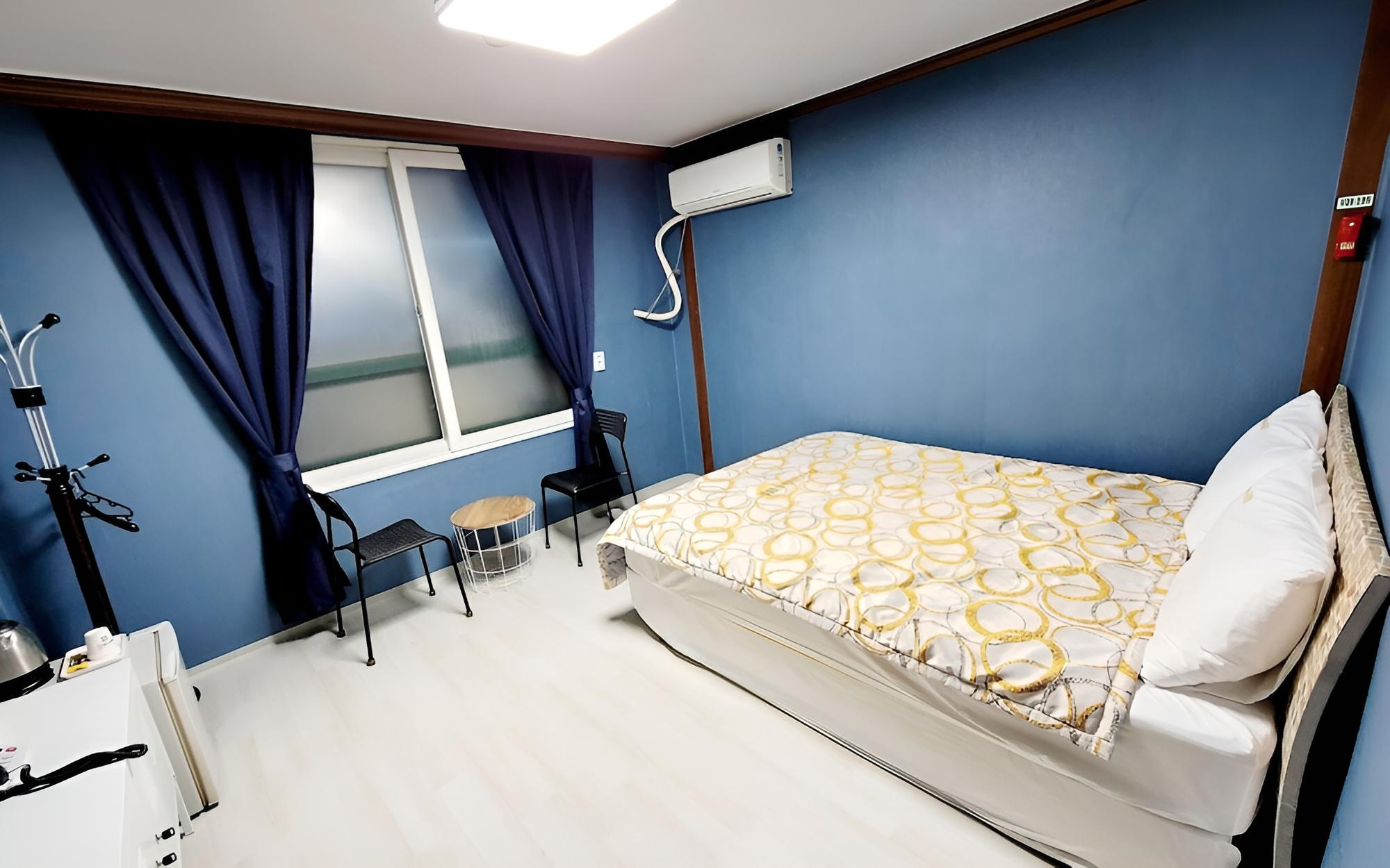 Room (Western-style Room (Double)) photo 2