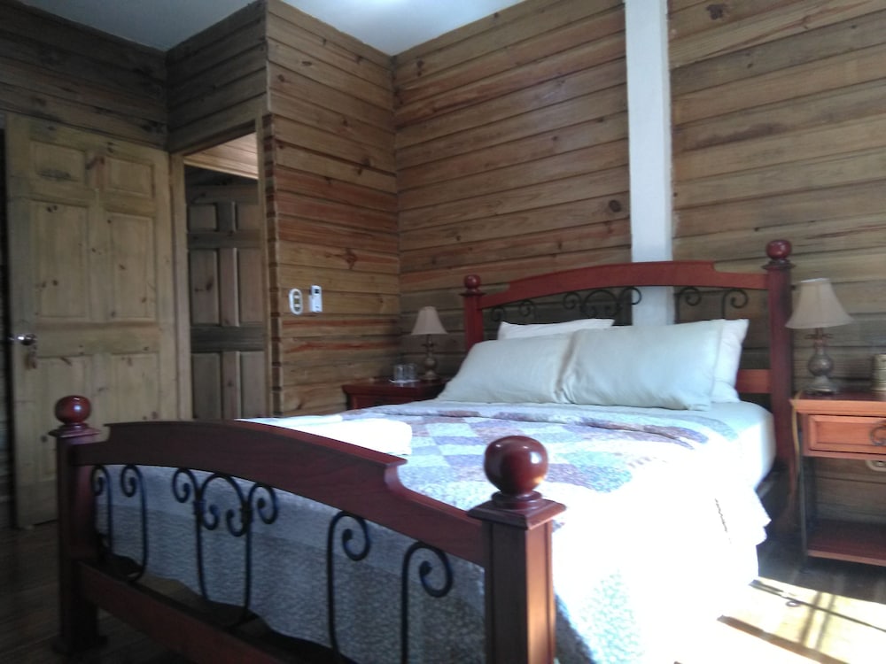 Deluxe Double Room, 1 Queen Bed, Non Smoking photo 1