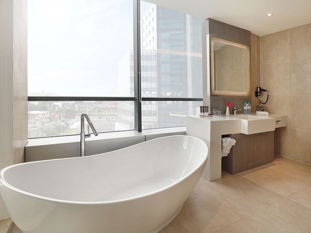 Superior Suite, 1 King Bed photo 2