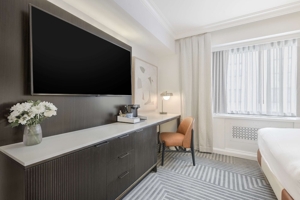 Room, 2 Queen Beds, Accessible (Hearing) - Photo 4