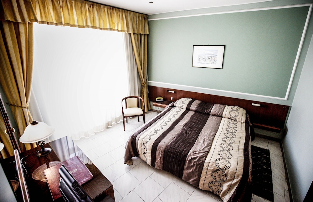 Standard Double or Twin Room, Private Bathroom - Photo 1
