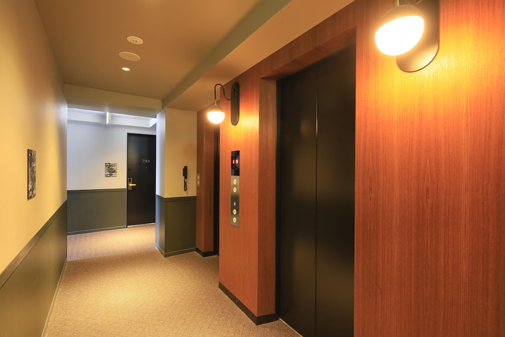 Standard Queen Room - Photo 7