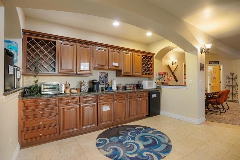 Silver Balcony Suite, Mountain View photo 3