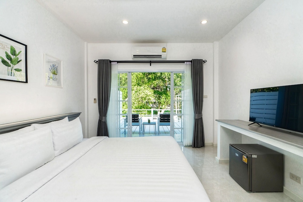 Deluxe Double Room, River View - Photo 1