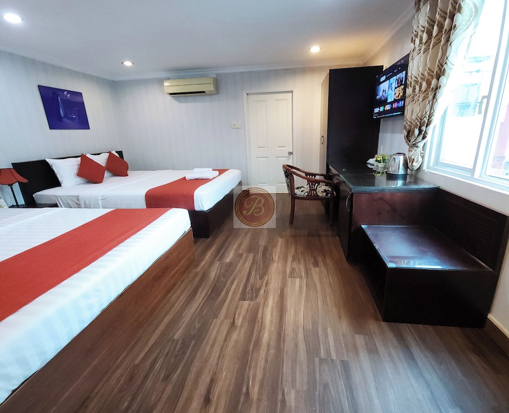 Deluxe Quadruple Room