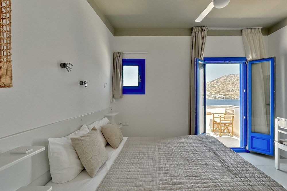 Double Room with Private Balcony photo 1