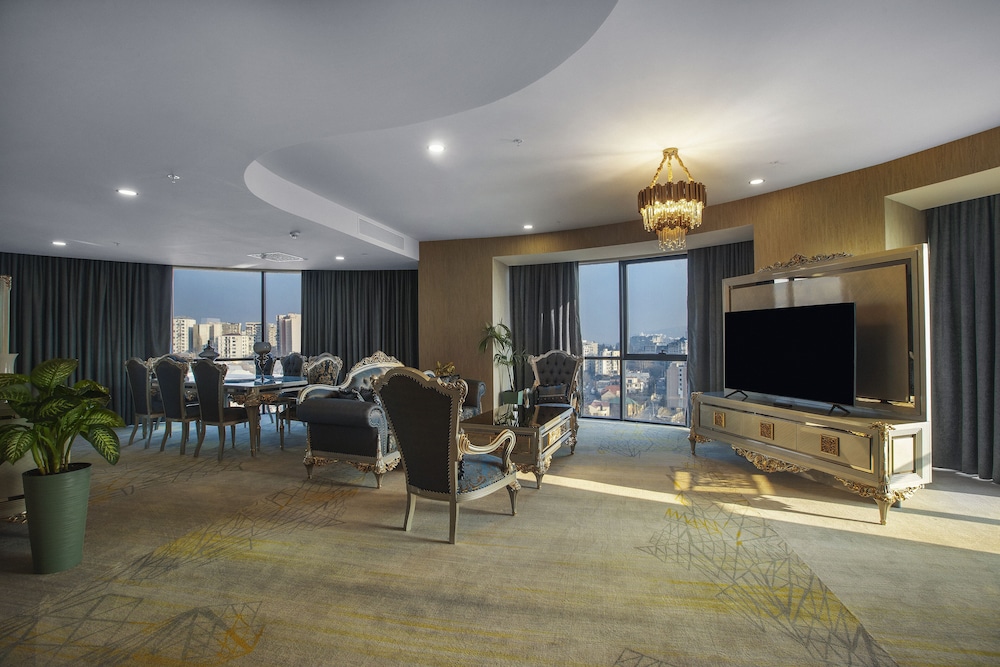 Royal Room photo 2