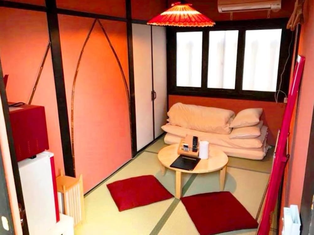 Double Room (Maiko)