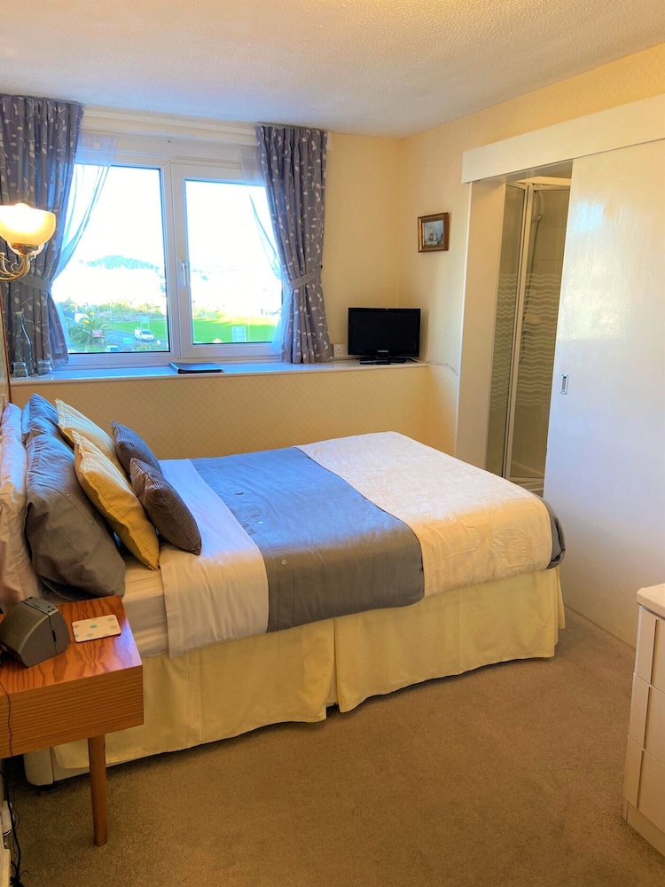 Double Room, Ensuite, Sea View (Small) photo 3