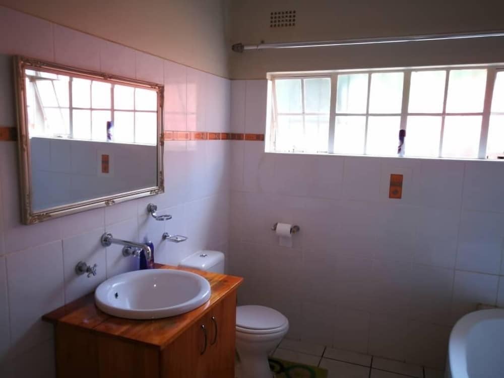 Basic Double Room, 1 Double Bed photo 2
