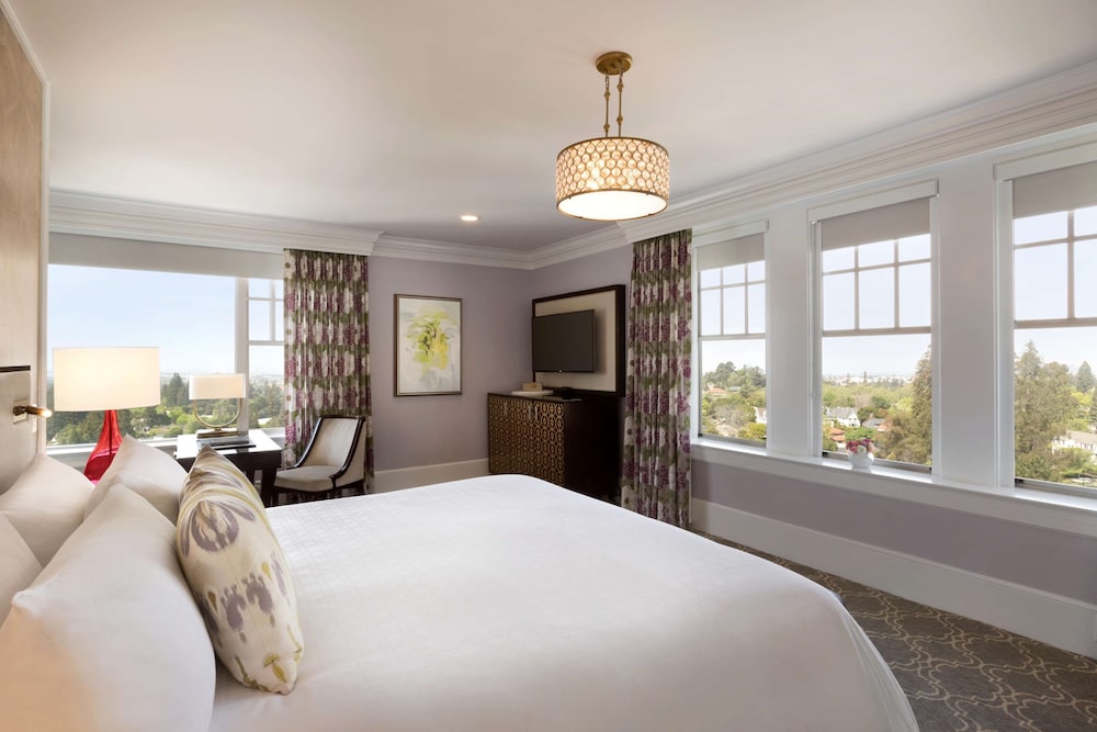 Deluxe Room, 1 Queen Bed, Bay View - Photo 8