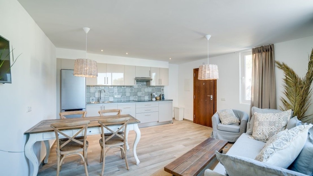 Apartamento de lujo 1, 2 dormitorios, vista al océano, frente al mar