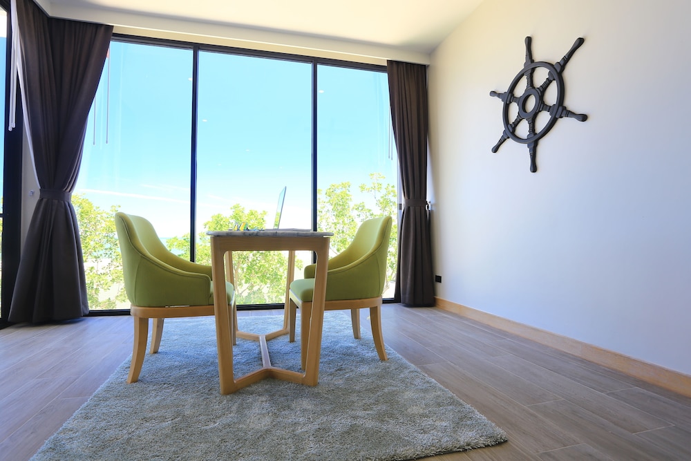 Light House Suite - Photo 8