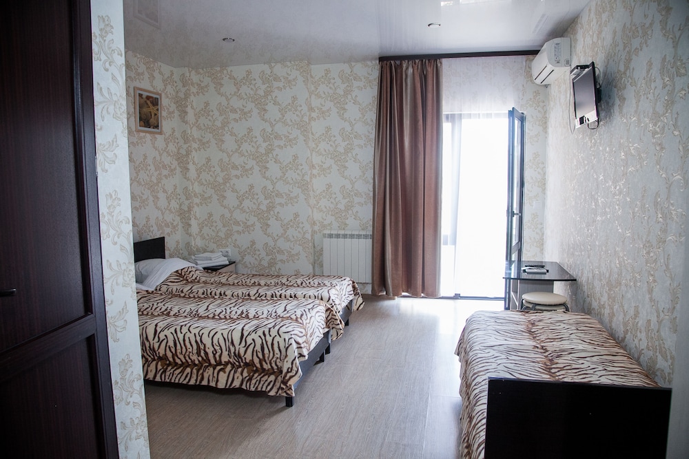 Triple Room, Balcony photo 1