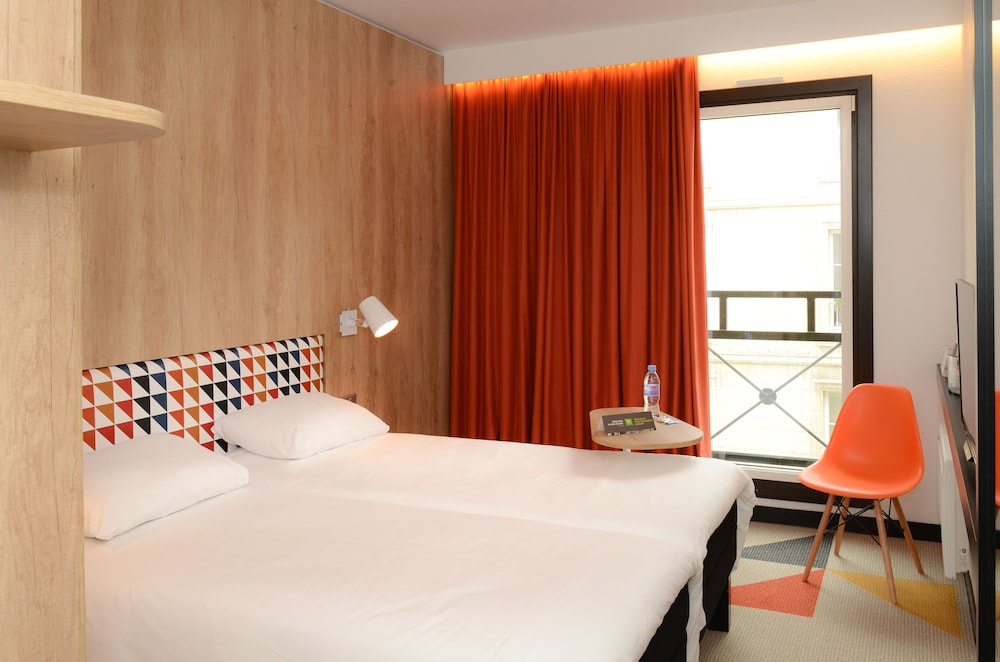 Standard Room, 2 Twin Beds - Photo 8