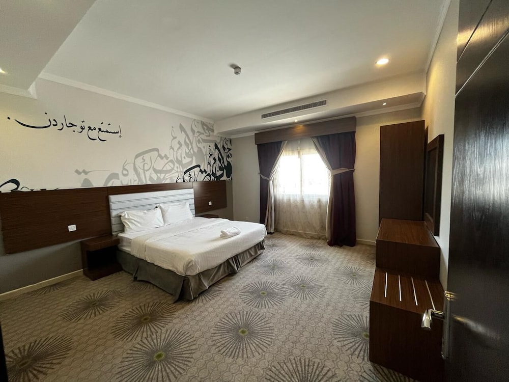 Junior Studio Suite