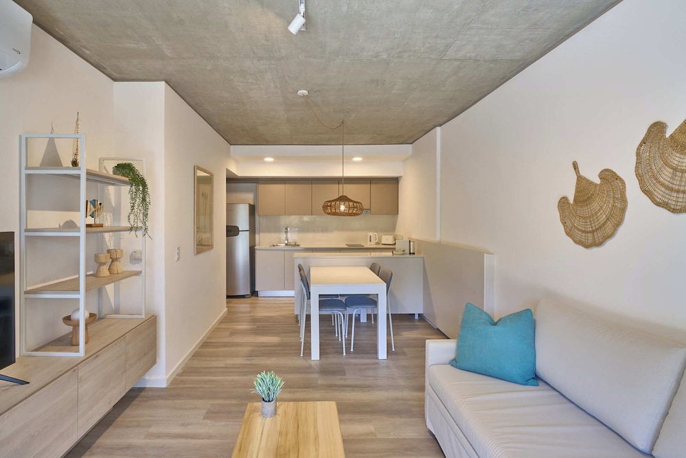Apartment photo 2