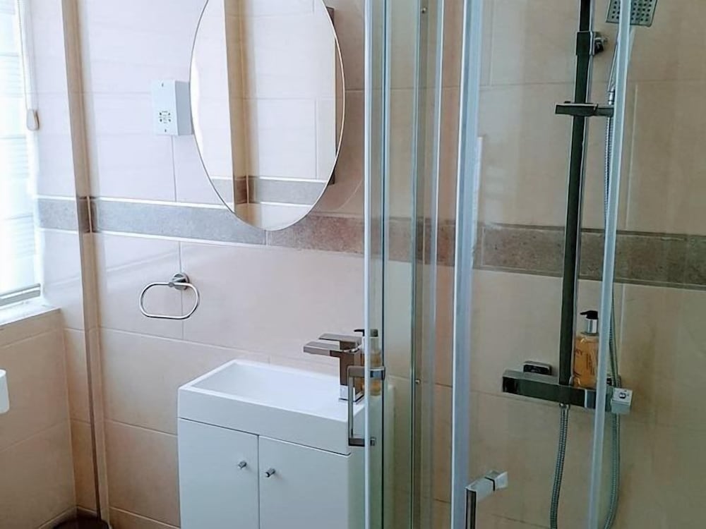 Comfort Studio, Ensuite (With Fully Fitted Kitchen) photo 3