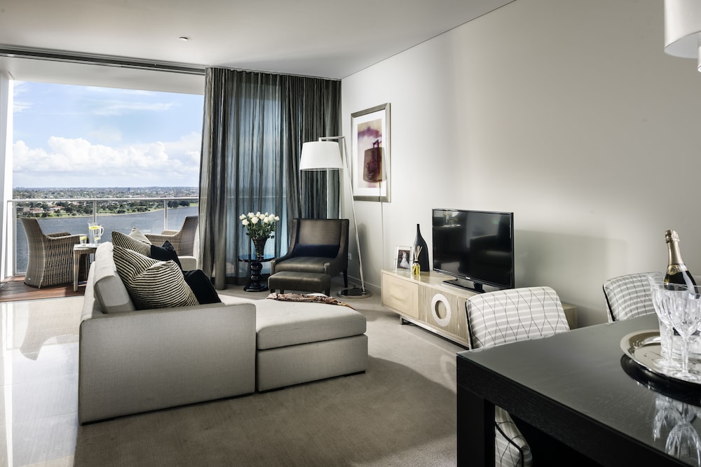 Premier Suite, 1 Bedroom, Balcony photo 2
