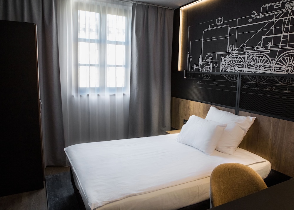 Premium Single Room